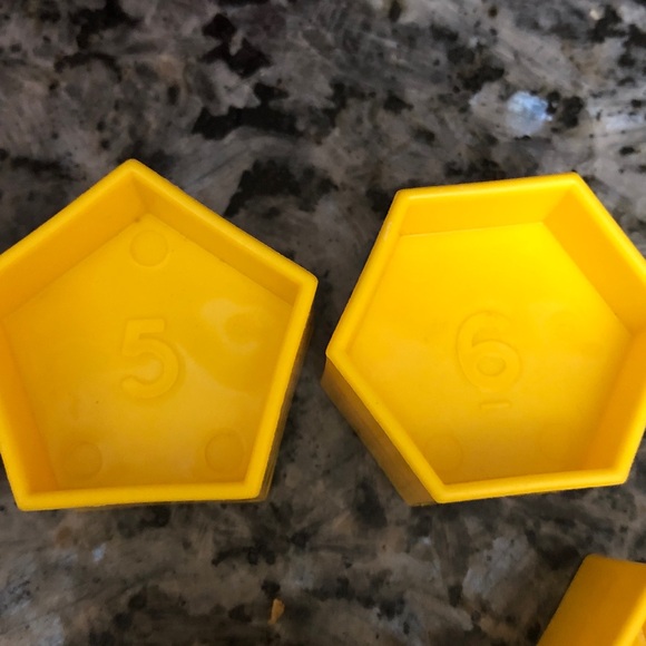 Tupperware Shape-O-Ball - Picture 6 of 8